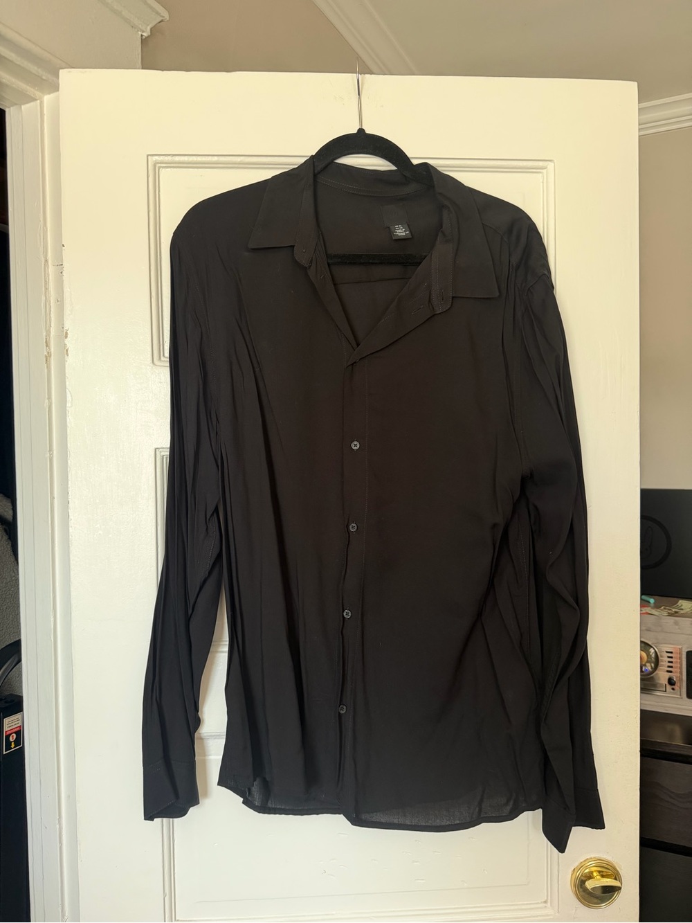 H&M MEN DRESSING SHIRT - Picture 2 of 6
